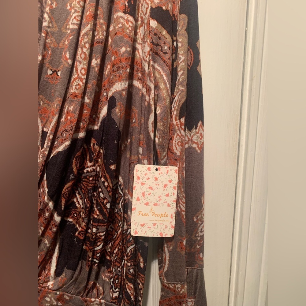 Free People NWT Fiona Paisley Boho Bell Sleeve Top M Hippie Chic Retro - Picture 6 of 16